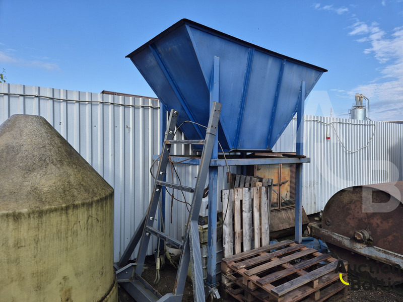 Hopper for various materials - Tank truck: picture 2 Hopper for various materials - Tank truck: picture 2
