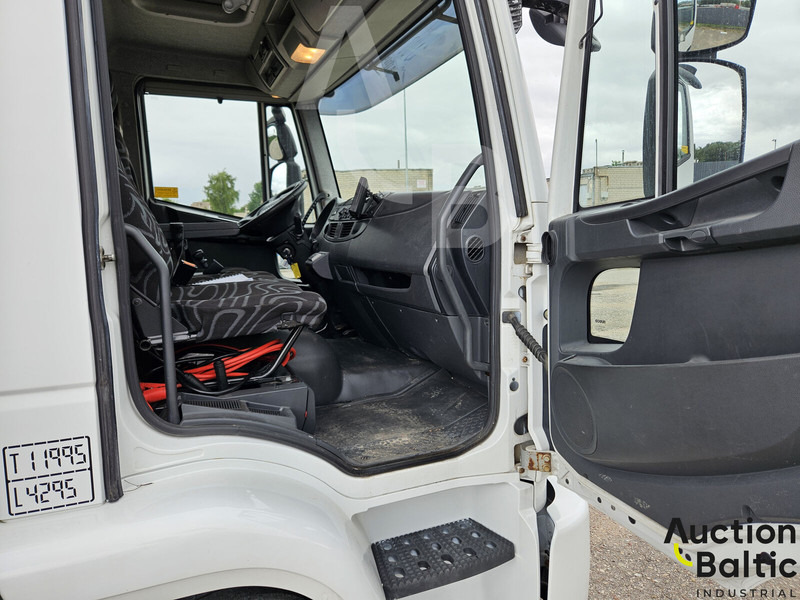 Iveco Euro Cargo 120E 25 - Refrigerator truck: picture 5 Iveco Euro Cargo 120E 25 - Refrigerator truck: picture 5