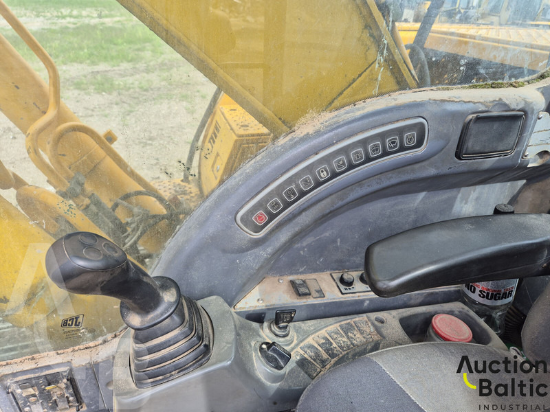 Crawler excavator JCB JS 200 LC: picture 8