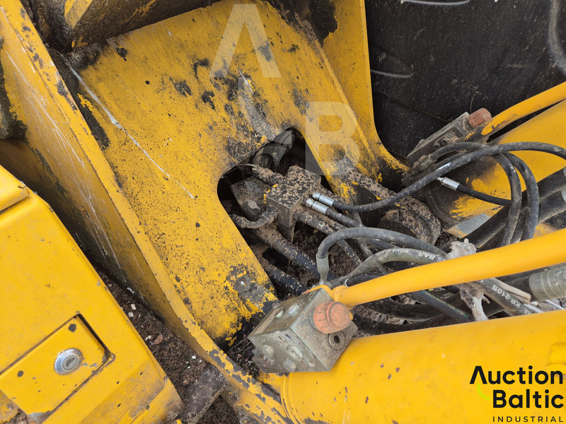 Crawler excavator JCB JS 200 LC: picture 15