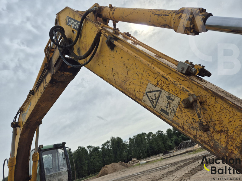 Crawler excavator JCB JS 200 LC: picture 9