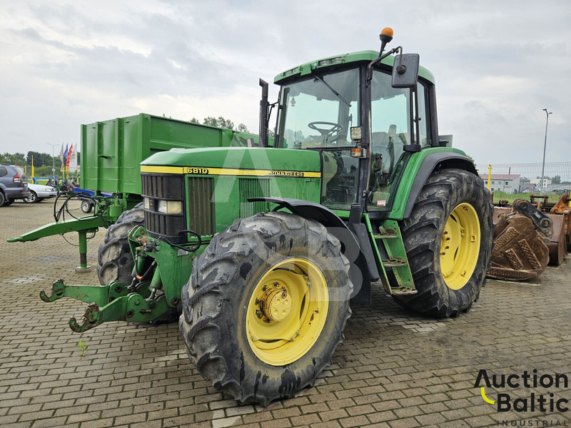 John Deere 6810 - Farm tractor: picture 1 John Deere 6810 - Farm tractor: picture 1