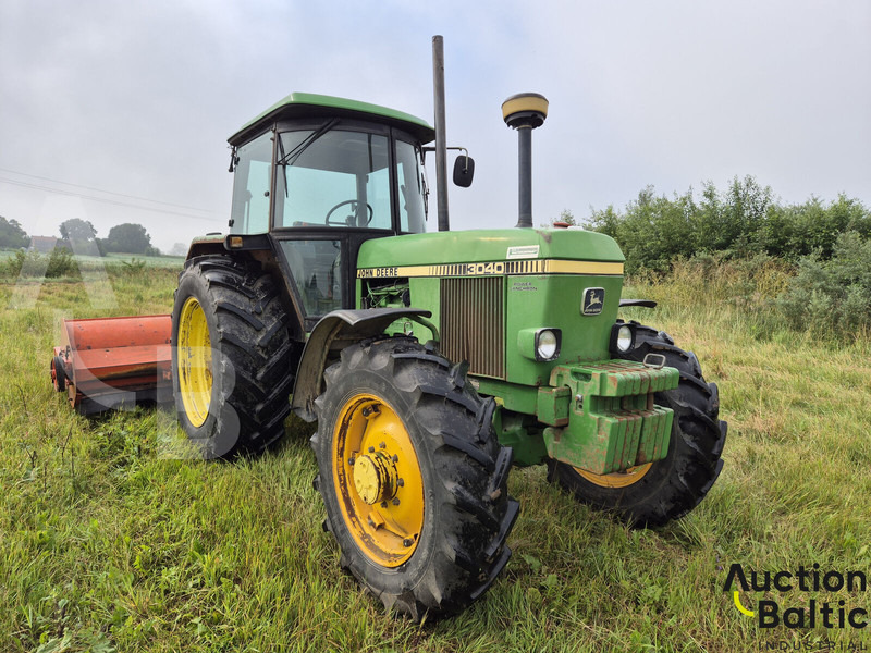 John Deere MFWD - Farm tractor: picture 1 John Deere MFWD - Farm tractor: picture 1