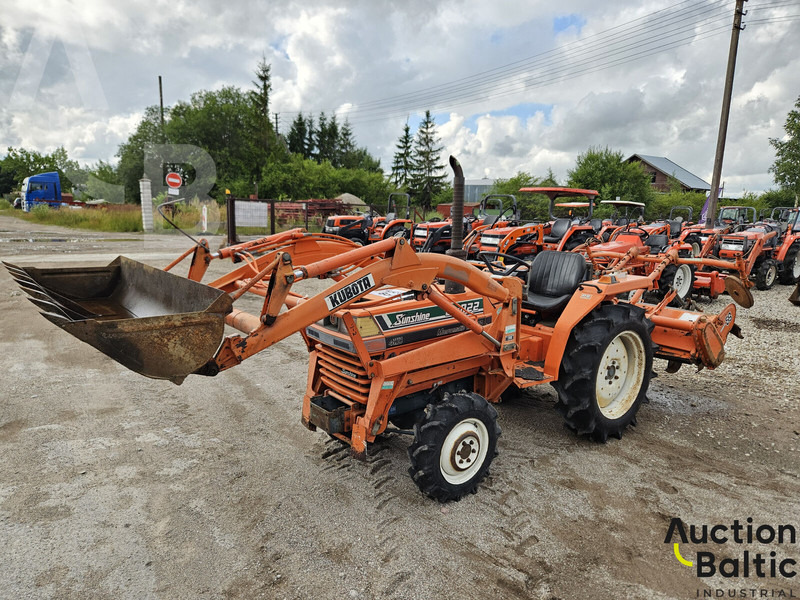 Kubota L1-R22 - Farm tractor: picture 1 Kubota L1-R22 - Farm tractor: picture 1