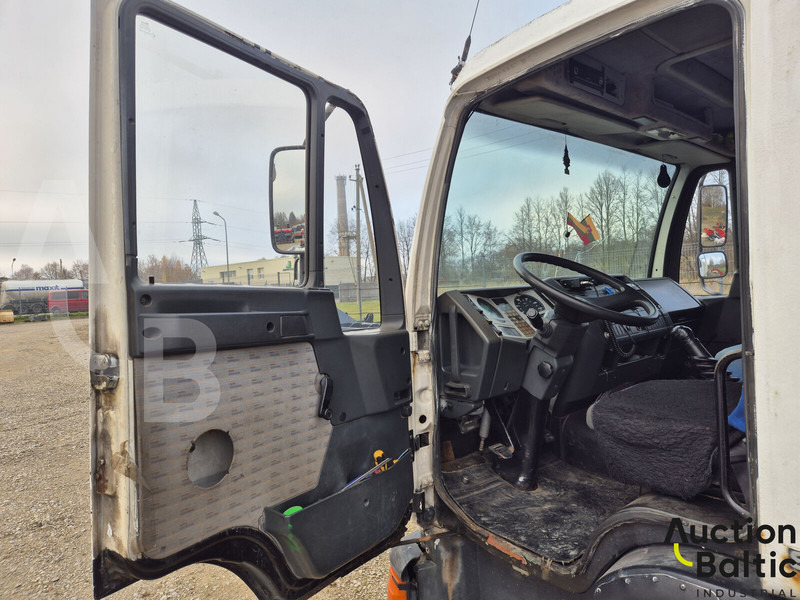 MAN 8.153 - Dropside/ Flatbed truck: picture 5 MAN 8.153 - Dropside/ Flatbed truck: picture 5