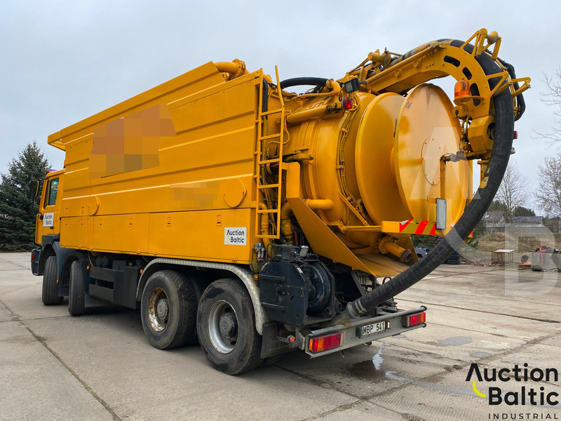MAN T46 - Vacuum truck: picture 3 MAN T46 - Vacuum truck: picture 3