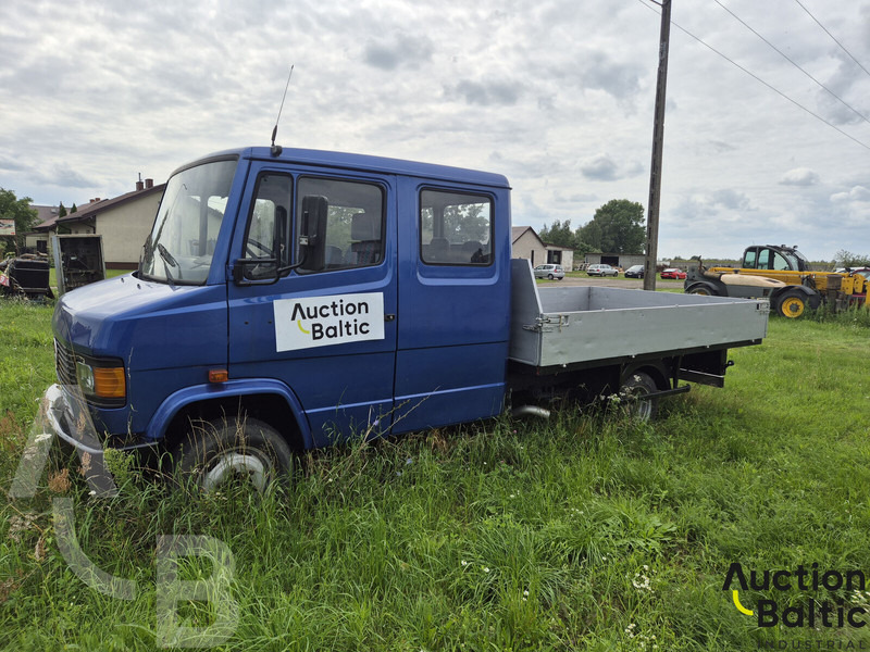 Mercedes-Benz 609 D - Dropside/ Flatbed truck: picture 3 Mercedes-Benz 609 D - Dropside/ Flatbed truck: picture 3
