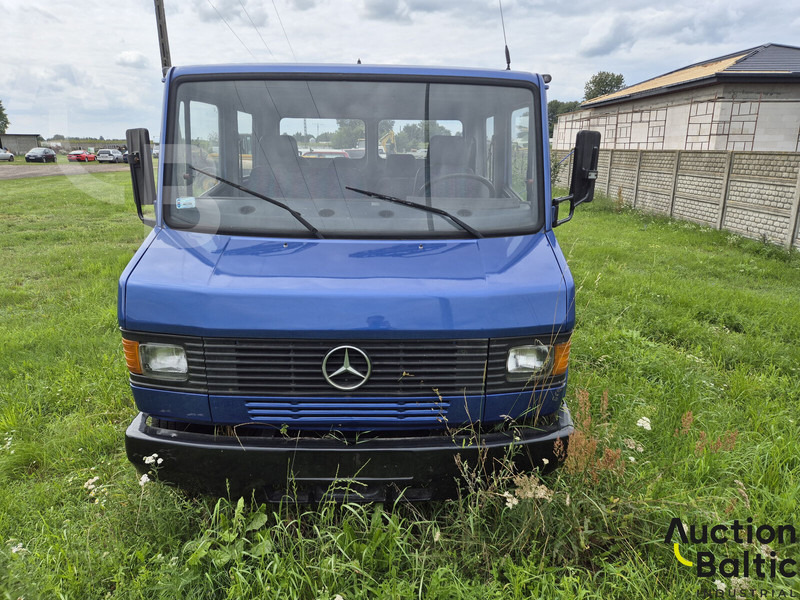 Mercedes-Benz 609 D - Dropside/ Flatbed truck: picture 2 Mercedes-Benz 609 D - Dropside/ Flatbed truck: picture 2