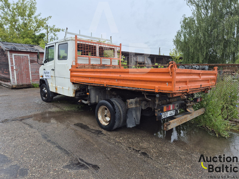 Mercedes-Benz 811 D - Dropside/ Flatbed truck: picture 3 Mercedes-Benz 811 D - Dropside/ Flatbed truck: picture 3
