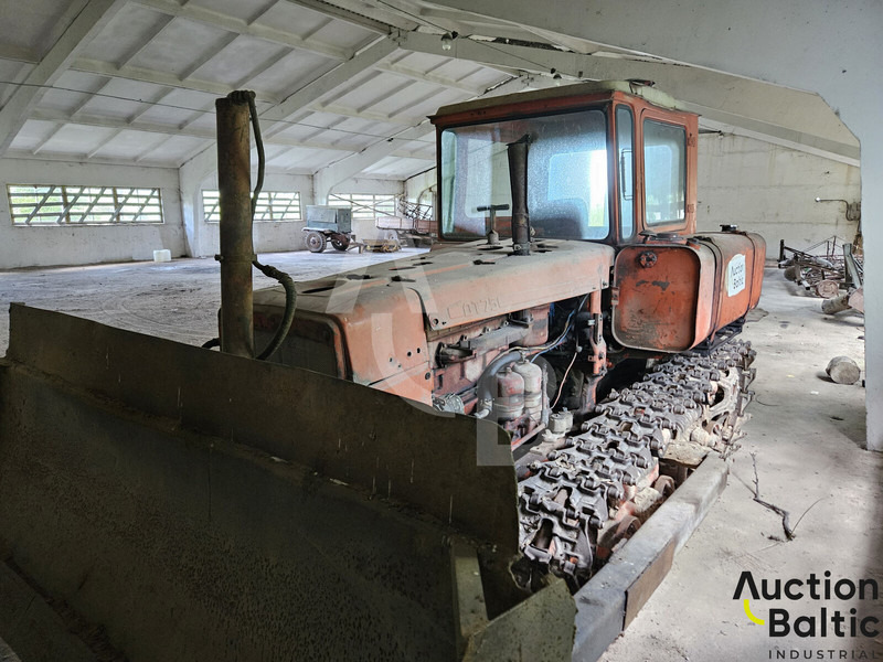 Onbekend DT-75 - Bulldozer: picture 2 Onbekend DT-75 - Bulldozer: picture 2