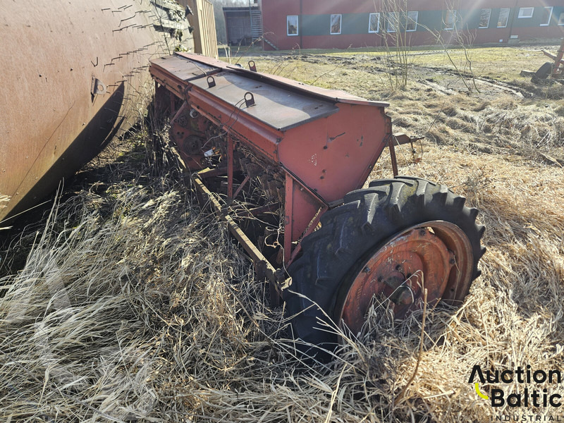 Onbekend Seeder - Sowing equipment: picture 1 Onbekend Seeder - Sowing equipment: picture 1