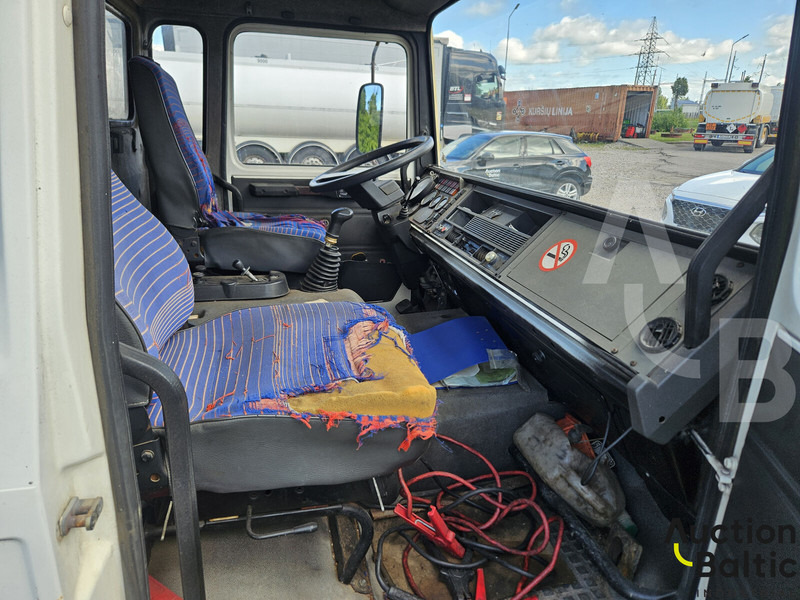 Renault Midliner S 150 - Tank truck: picture 5 Renault Midliner S 150 - Tank truck: picture 5