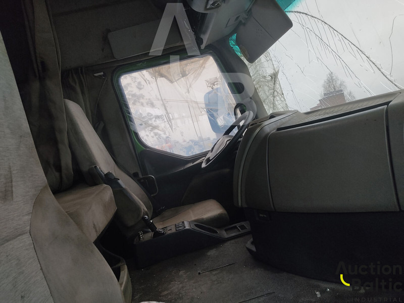 Renault Premium Route - Skip loader truck: picture 5 Renault Premium Route - Skip loader truck: picture 5