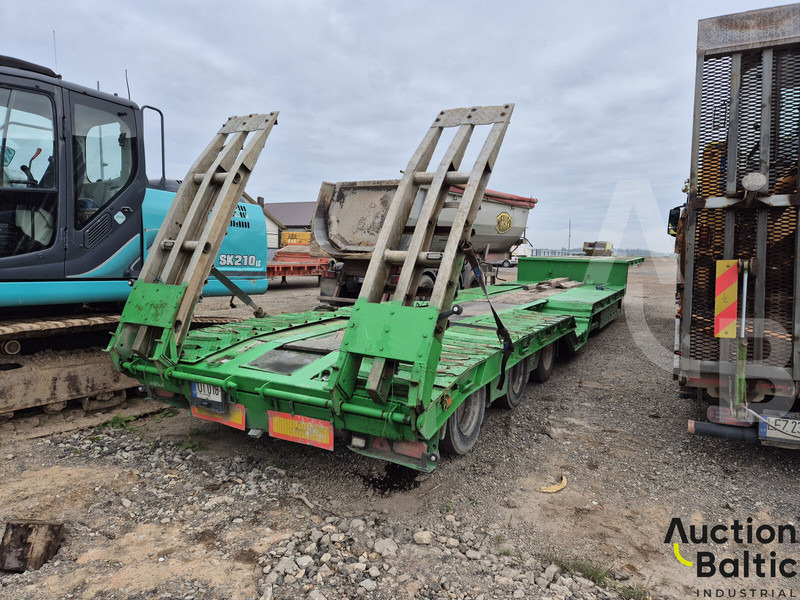 SM Trailer - Curtainsider semi-trailer: picture 4 SM Trailer - Curtainsider semi-trailer: picture 4