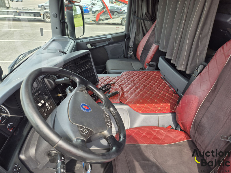 Cab chassis truck Scania P 450: picture 6