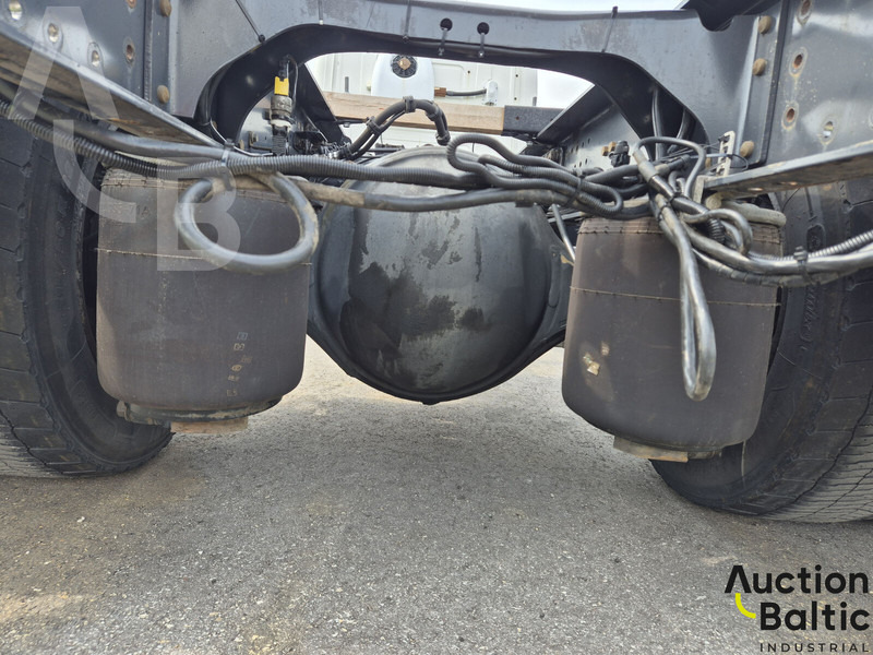 Cab chassis truck Scania P 450: picture 19
