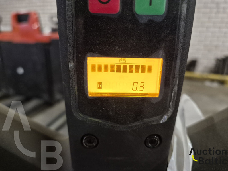 Toyota LHE130 - Order picker: picture 5 Toyota LHE130 - Order picker: picture 5