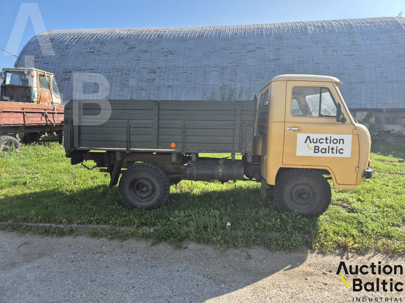 UAZ UAZ 3303 - Flatbed van: picture 3 UAZ UAZ 3303 - Flatbed van: picture 3