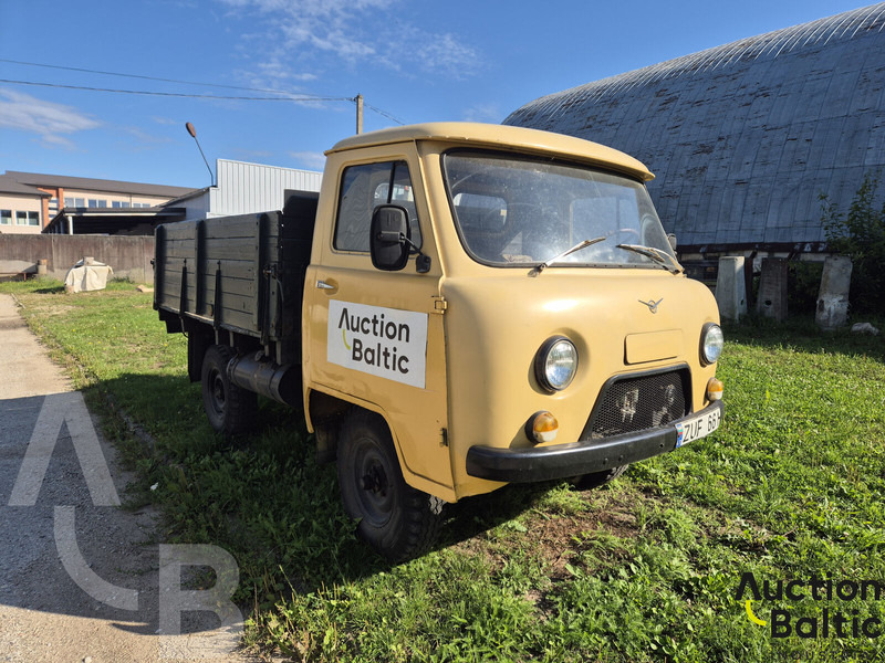 UAZ UAZ 3303 - Flatbed van: picture 2 UAZ UAZ 3303 - Flatbed van: picture 2