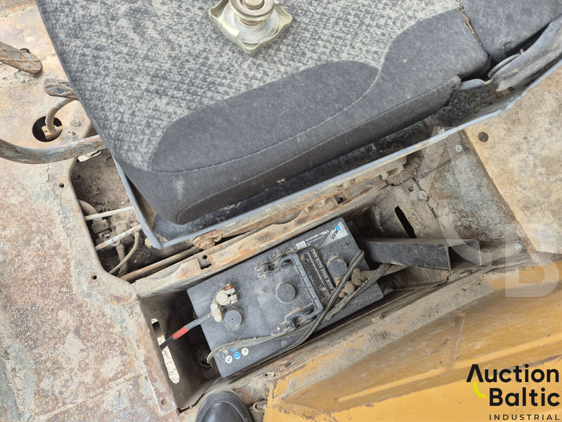 Farm tractor Ursus C-385A: picture 9
