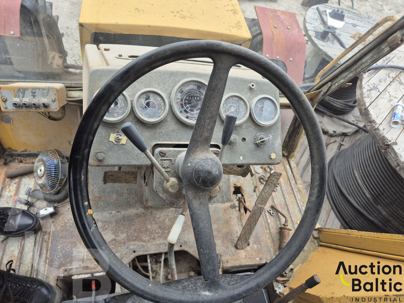 Farm tractor Ursus C-385A: picture 7
