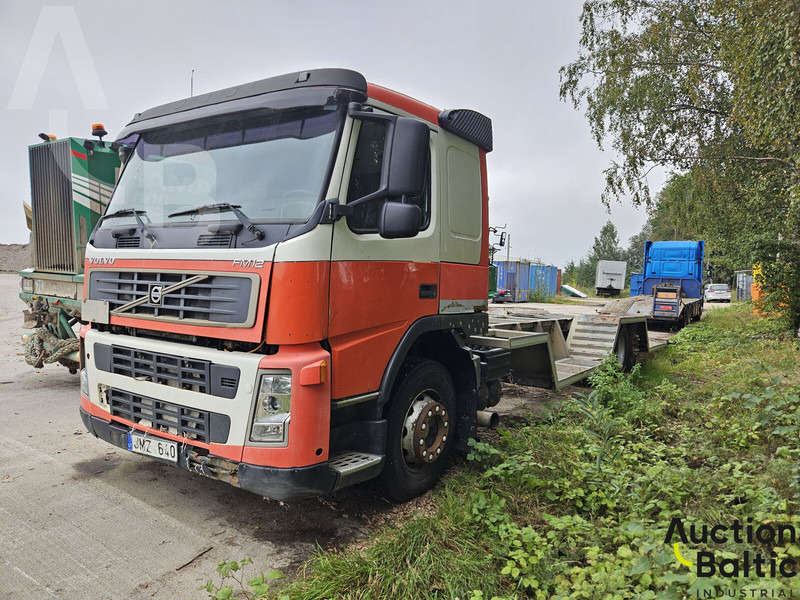 Volvo FM12 - Autotransporter truck: picture 2 Volvo FM12 - Autotransporter truck: picture 2