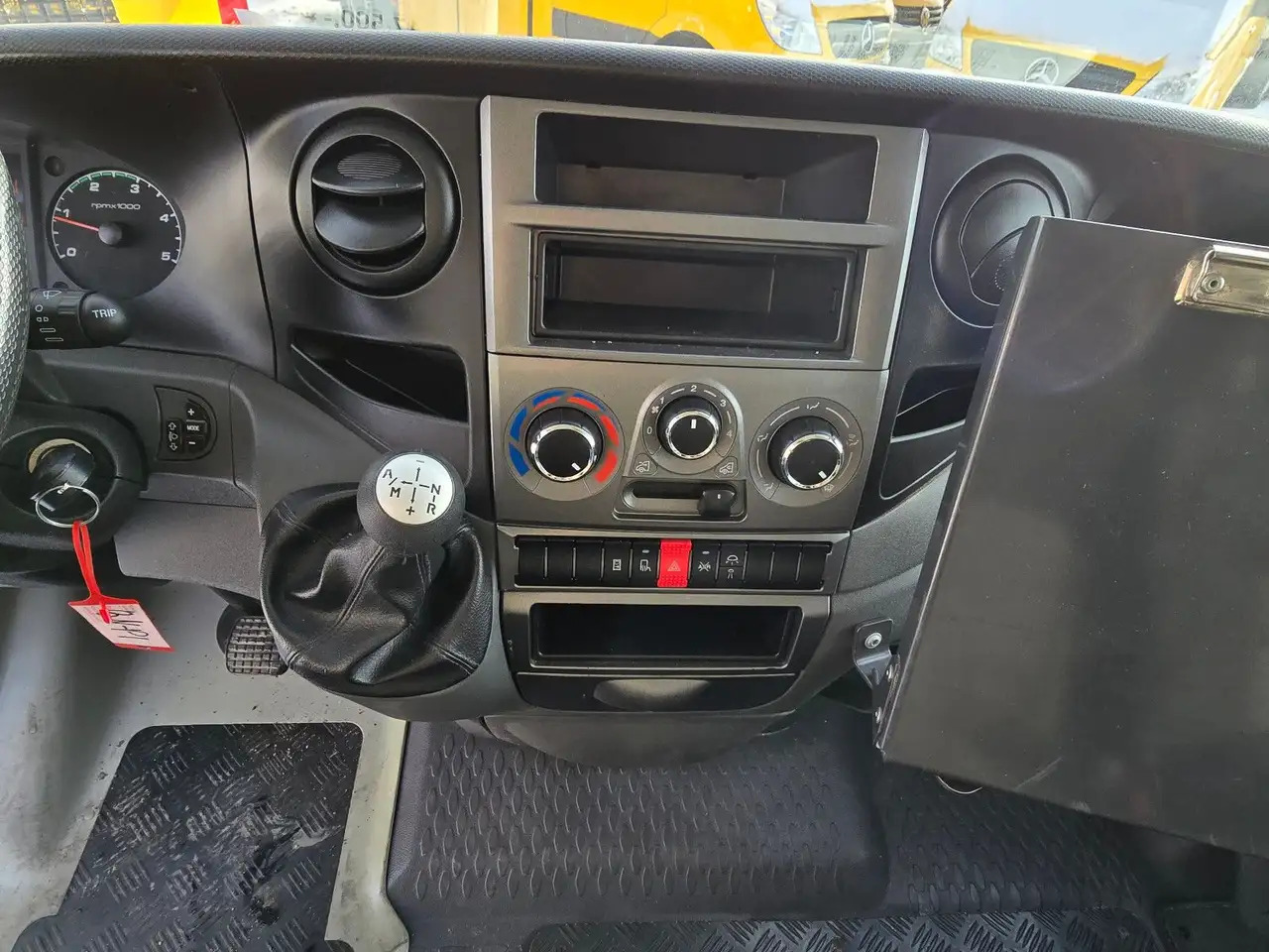 Vending truck Iveco IS35SI2AA/ FOODTRUCK/Daily: picture 14 Vending truck Iveco IS35SI2AA/ FOODTRUCK/Daily: picture 14