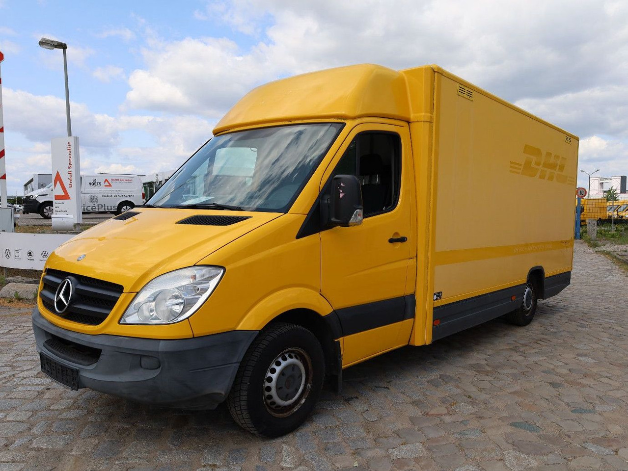 Mercedes-Benz Sprinter II Pritsche/ Koffer/Regalsystem - Box van: picture 2 Mercedes-Benz Sprinter II Pritsche/ Koffer/Regalsystem - Box van: picture 2