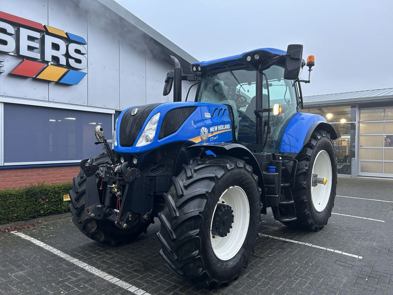 New Holland New Holland T7.215S - Farm tractor: picture 3 New Holland New Holland T7.215S - Farm tractor: picture 3