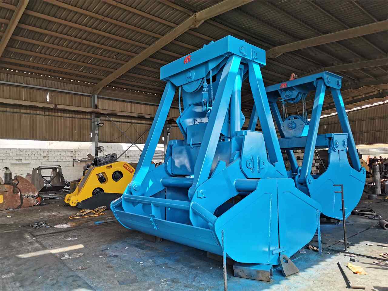 AME Electro Hydraulic Wireless Remote Control Clamshell Grapple - Clamshell bucket for Crane: picture 4 AME Electro Hydraulic Wireless Remote Control Clamshell Grapple - Clamshell bucket for Crane: picture 4
