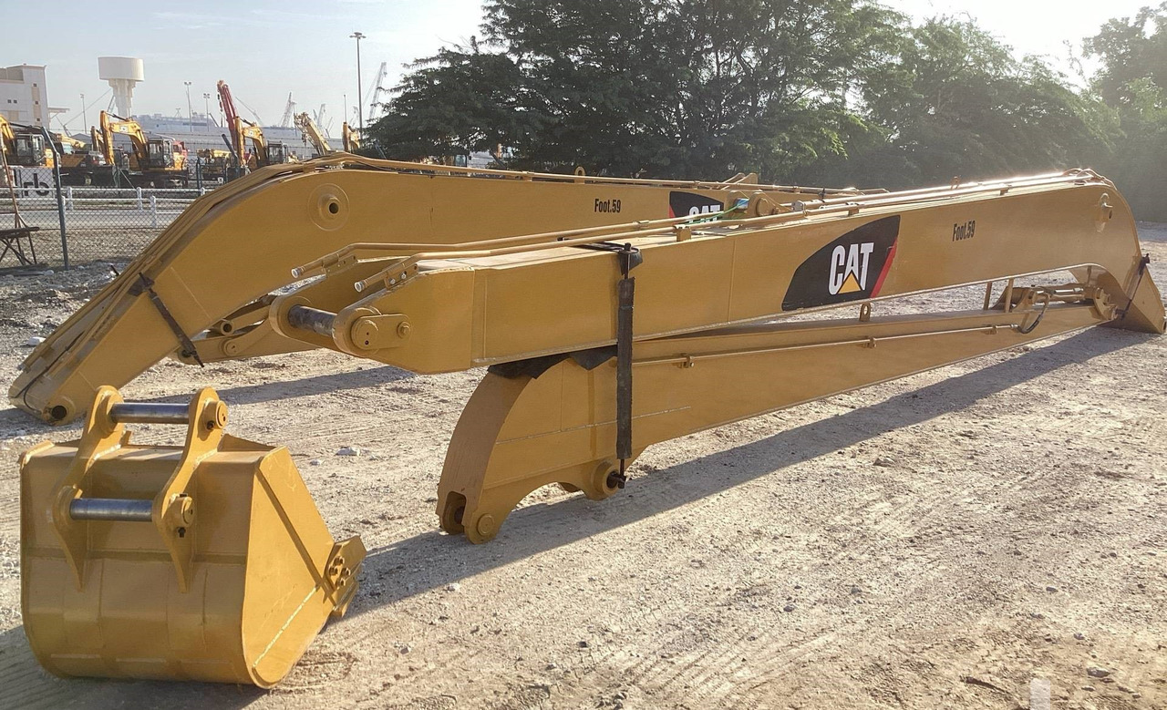 CATERPILLAR CAT 320 - Boom for Excavator: picture 3 CATERPILLAR CAT 320 - Boom for Excavator: picture 3