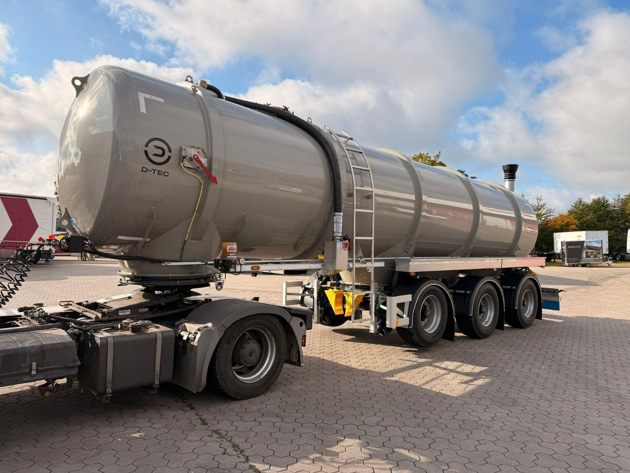 D-TEC Gülletanker 30m³ mit Zwangslenkung - Tank semi-trailer: picture 5 D-TEC Gülletanker 30m³ mit Zwangslenkung - Tank semi-trailer: picture 5