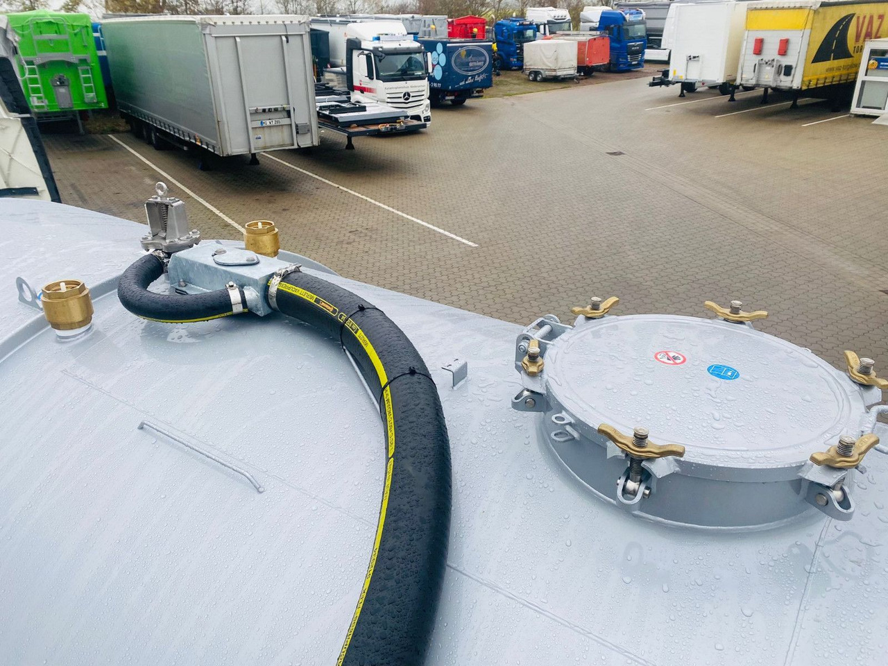 D-TEC Gülletanker SV 2011 "SV2006 BASIC" - Tank semi-trailer: picture 5 D-TEC Gülletanker SV 2011 "SV2006 BASIC" - Tank semi-trailer: picture 5