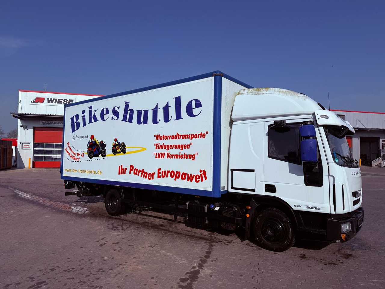 Iveco EEV 80E22 EuroCargo Koffer mit Ladebordwand 1T - Box truck: picture 1 Iveco EEV 80E22 EuroCargo Koffer mit Ladebordwand 1T - Box truck: picture 1