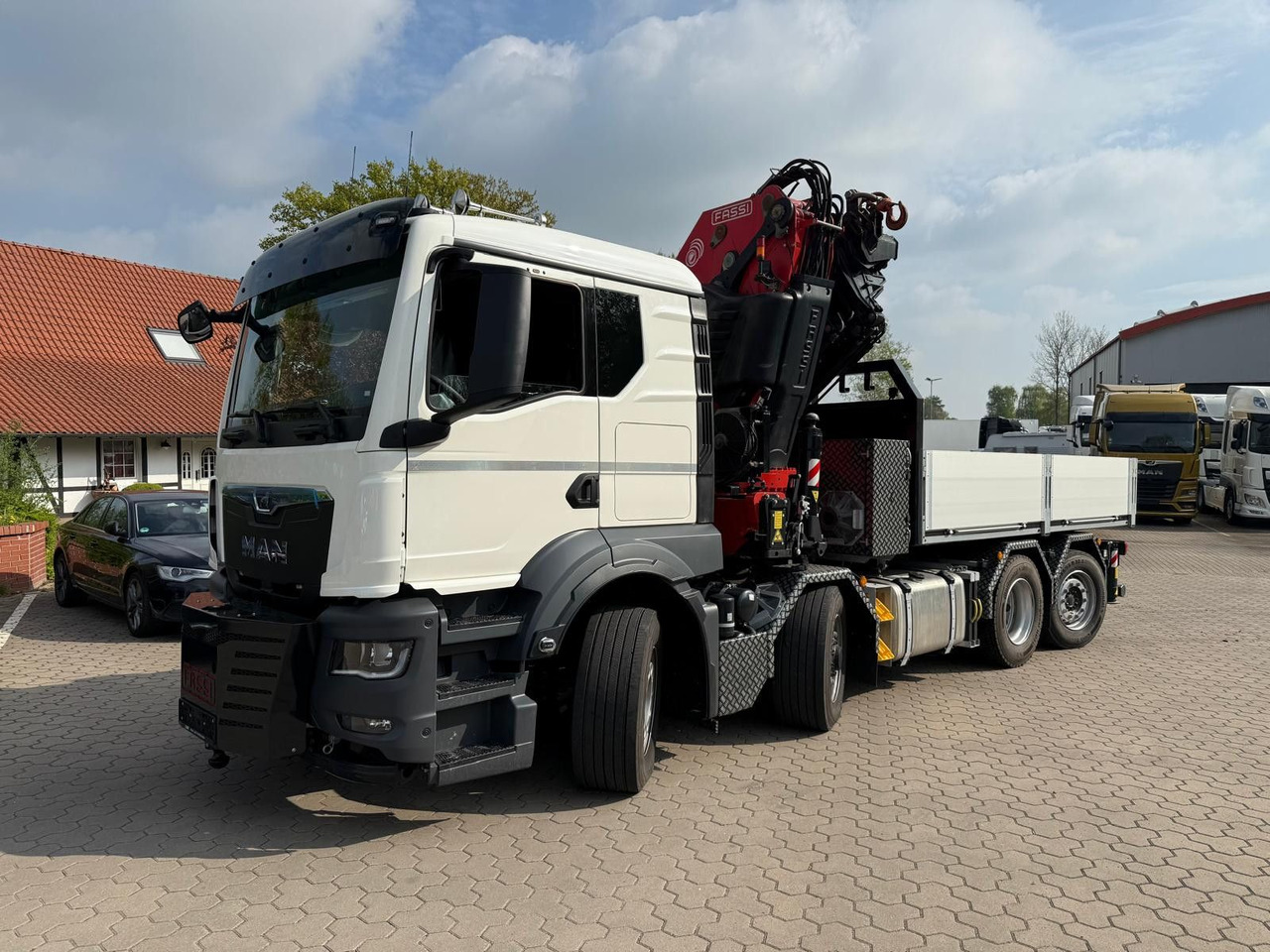 Dropside/ Flatbed truck, Crane truck MAN 35.520 8x4 mit Kran Fassi F800 RA2.28: picture 11