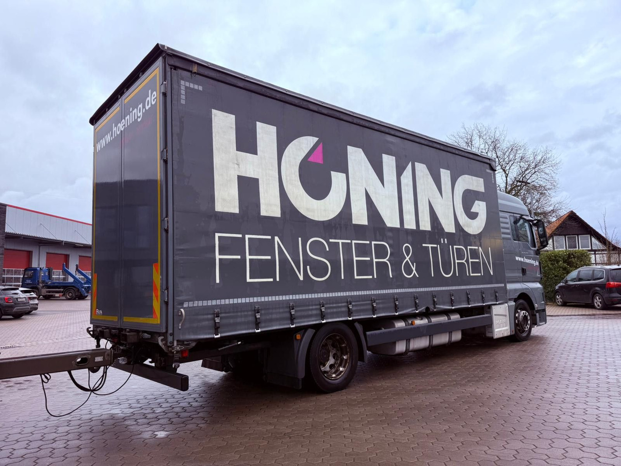 MAN TGX 18.440 LL Volumen LKW mit Staplerhalterung MAN TGX 18.440 LL Volumen LKW mit Staplerhalterung - Curtainsider truck: picture 2 MAN TGX 18.440 LL Volumen LKW mit Staplerhalterung MAN TGX 18.440 LL Volumen LKW mit Staplerhalterung - Curtainsider truck: picture 2
