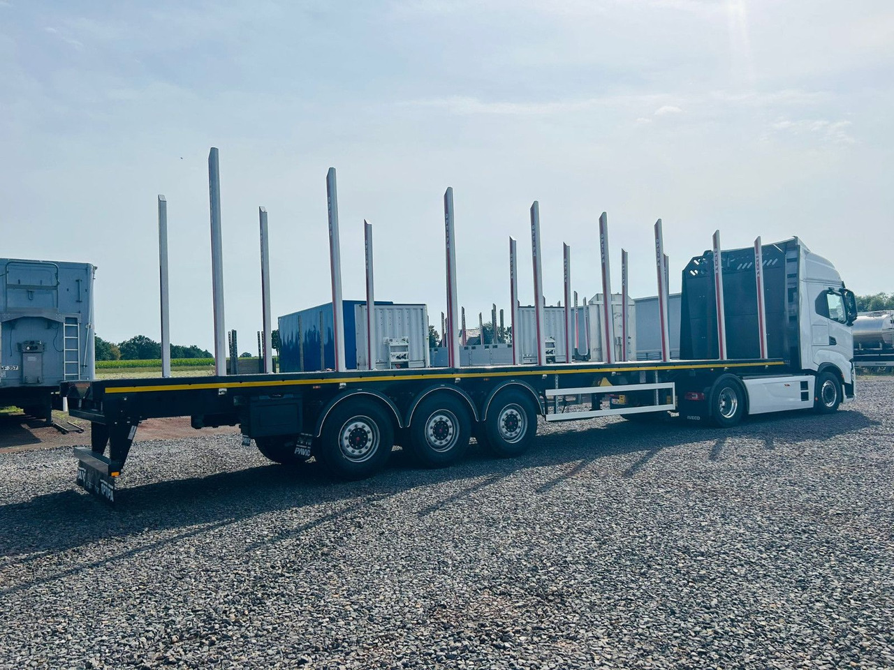 PAVIC PRSH27 Plateau Rungen Schnellwechselsystem - Log semi-trailer: picture 4 PAVIC PRSH27 Plateau Rungen Schnellwechselsystem - Log semi-trailer: picture 4