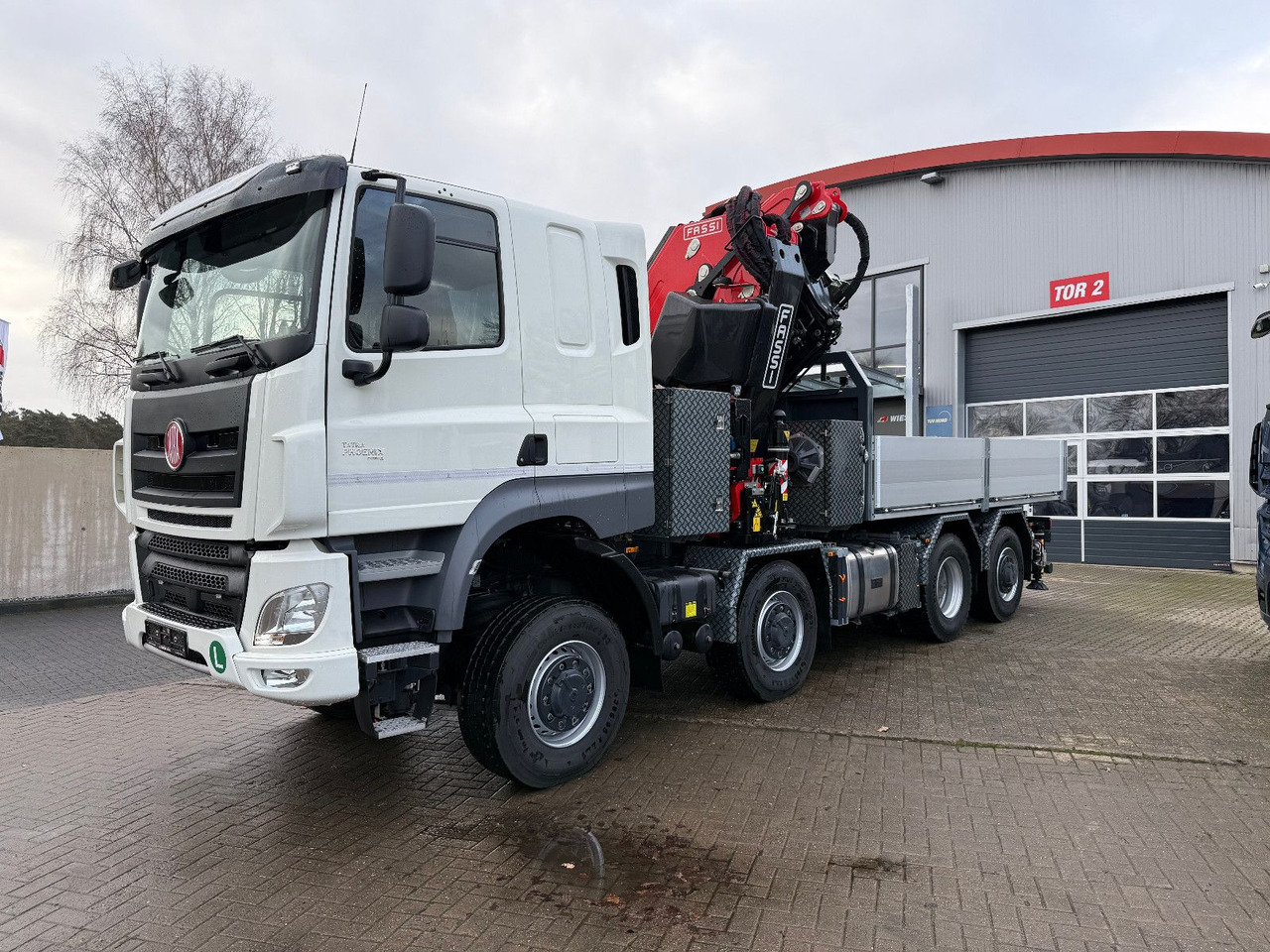 Tatra 41.500 8x8 Phoenix Fassi F710 Kran - Dropside/ Flatbed truck, Crane truck: picture 1 Tatra 41.500 8x8 Phoenix Fassi F710 Kran - Dropside/ Flatbed truck, Crane truck: picture 1
