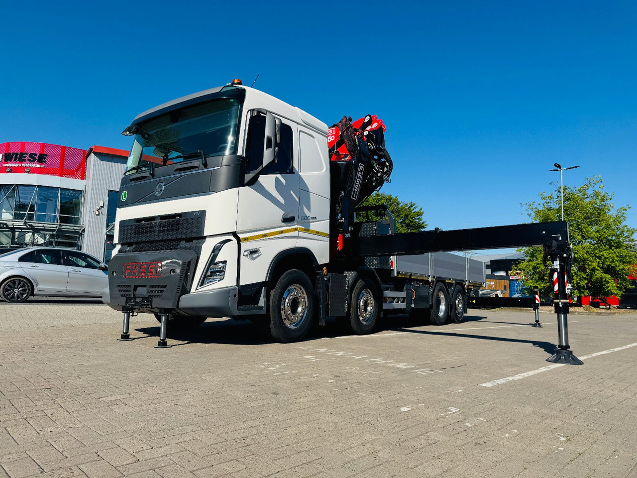 Truck, Crane truck Volvo FH 500 8x2 mit F710RA.2.27 L426 und V20 Winde: picture 14