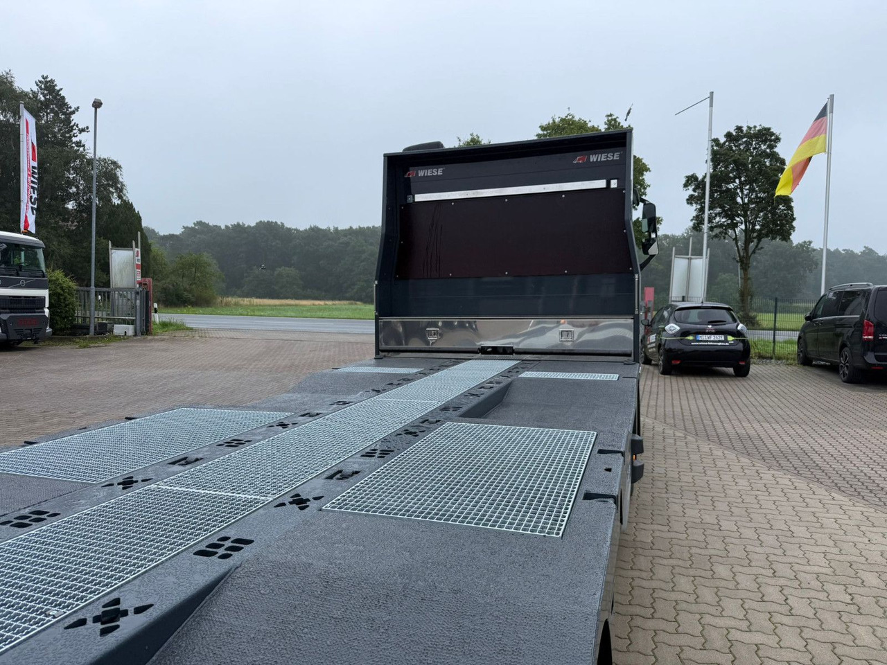 Volvo Arbeitsbühnen Baumaschinentransporter mit Rampen - Autotransporter truck: picture 5 Volvo Arbeitsbühnen Baumaschinentransporter mit Rampen - Autotransporter truck: picture 5