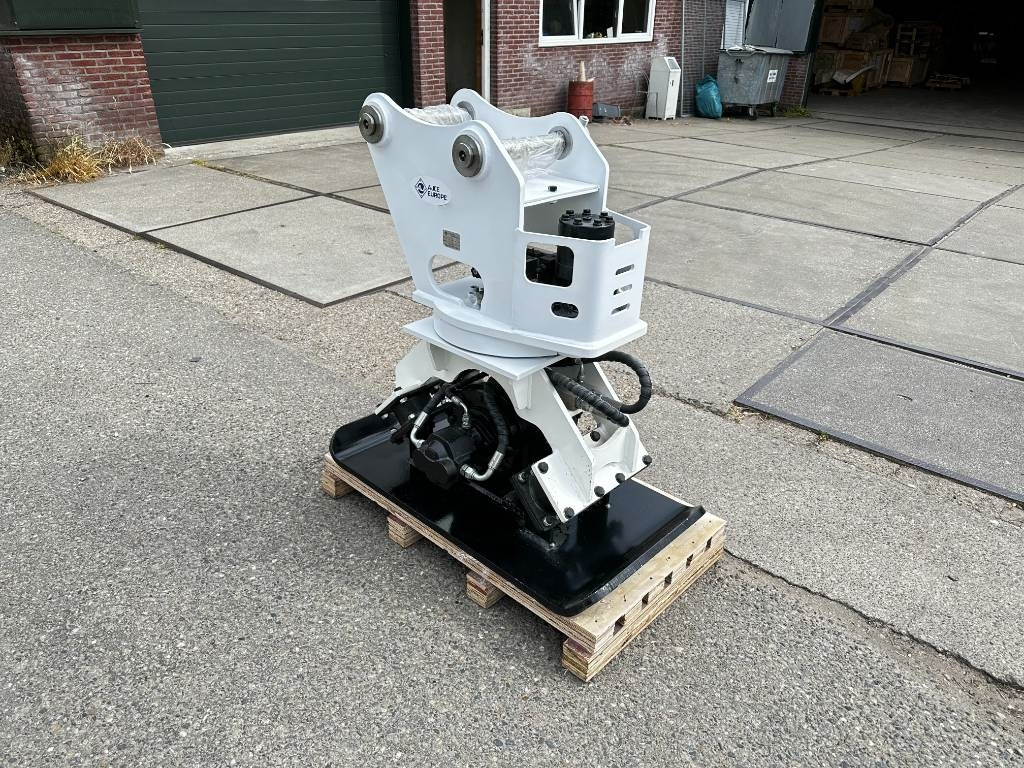 AJCE ACP5R Vibration Plate Compactor - Vibratory plate: picture 3 AJCE ACP5R Vibration Plate Compactor - Vibratory plate: picture 3