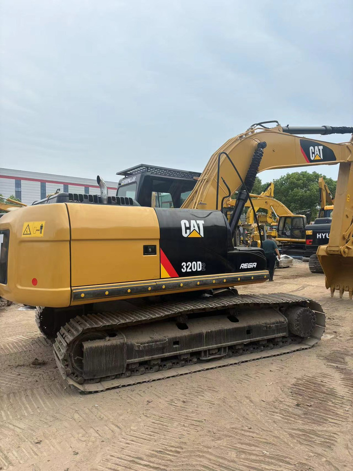 CATERPILLAR 320D - Excavator: picture 2 CATERPILLAR 320D - Excavator: picture 2