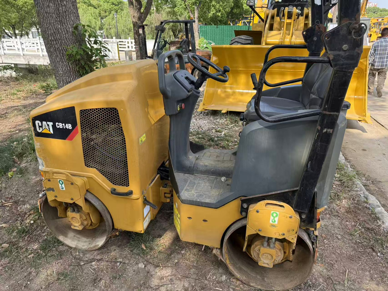 CATERPILLAR CB14B - Roller: picture 4 CATERPILLAR CB14B - Roller: picture 4