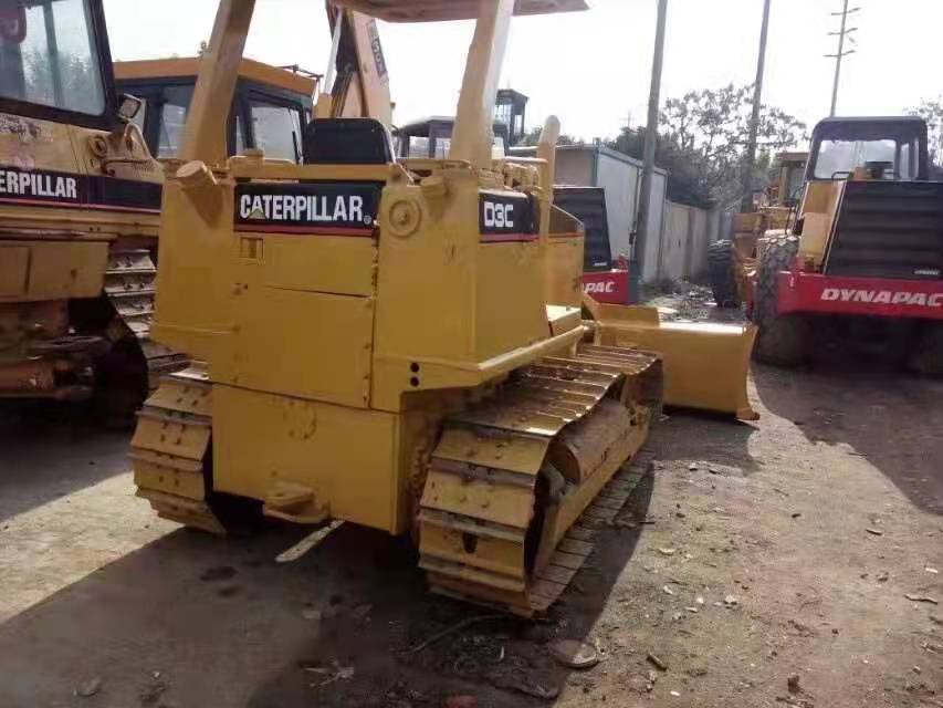CATERPILLAR D3C - Bulldozer: picture 2 CATERPILLAR D3C - Bulldozer: picture 2