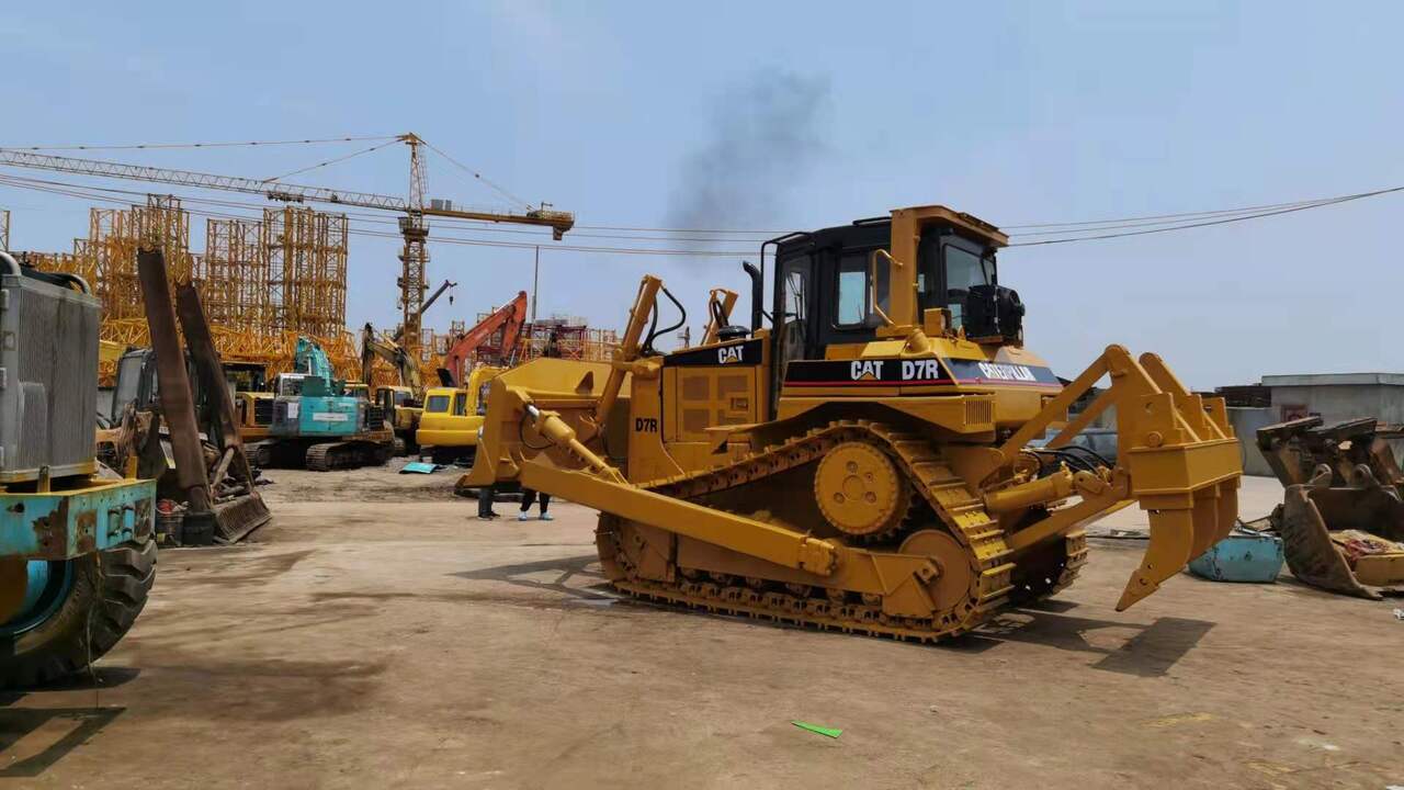 CATERPILLAR D7R - Bulldozer: picture 2 CATERPILLAR D7R - Bulldozer: picture 2