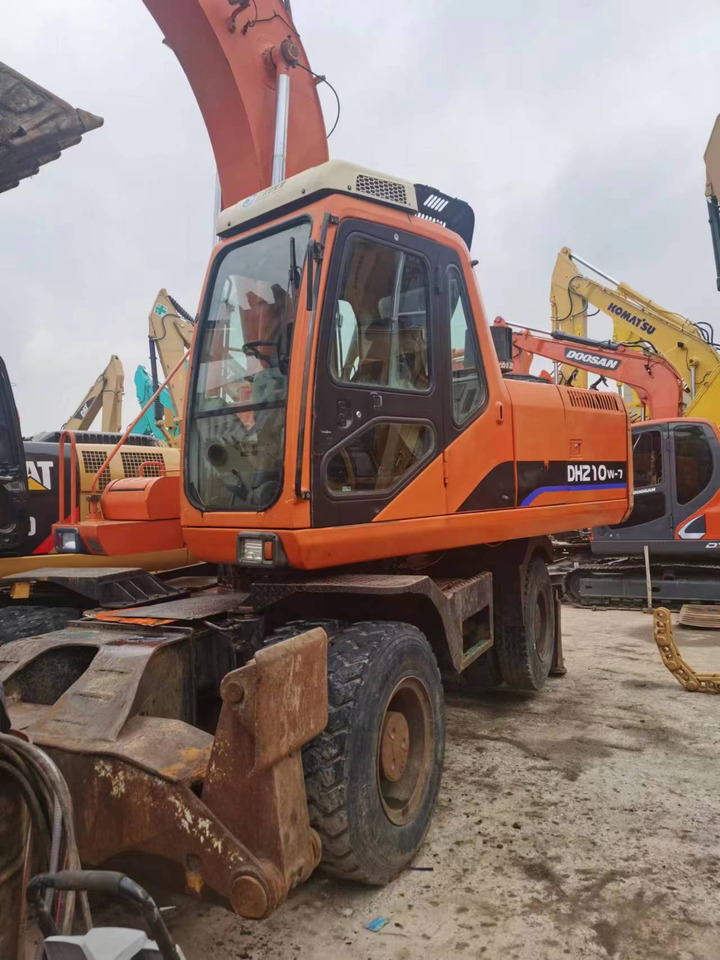 DOOSAN DH210W-7 - Wheel excavator: picture 3 DOOSAN DH210W-7 - Wheel excavator: picture 3
