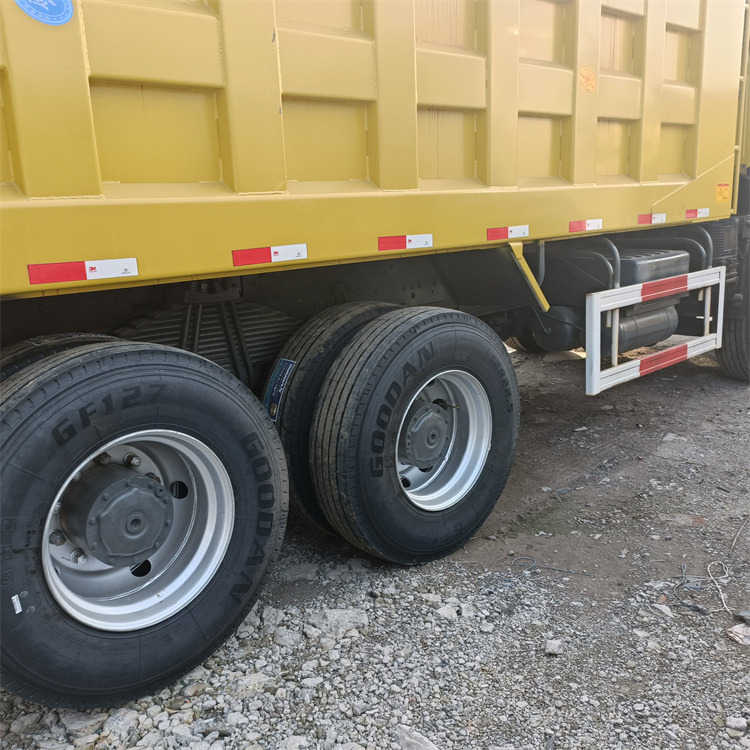 HOWO HOWO 6x4 375 -Yellow leasing HOWO HOWO 6x4 375 -Yellow: picture 8