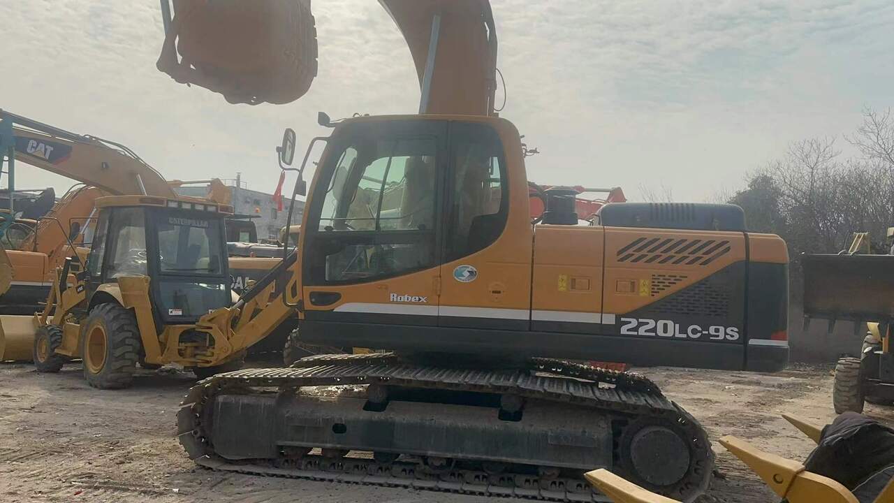HYUNDAI 220LC-9S - Crawler excavator: picture 3 HYUNDAI 220LC-9S - Crawler excavator: picture 3