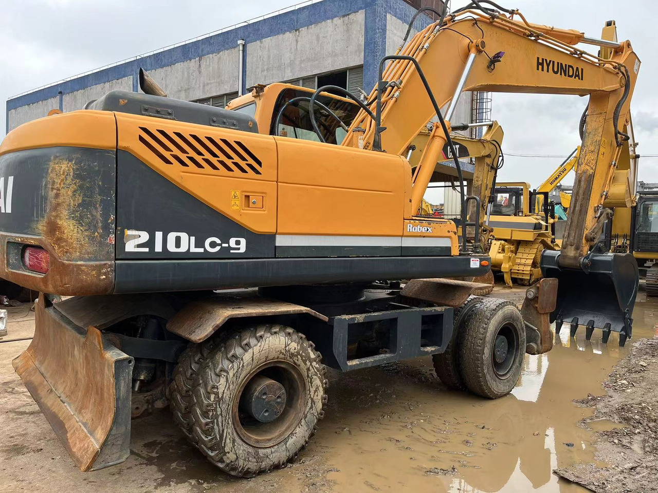 HYUNDAI R210W-9 - Wheel excavator: picture 1 HYUNDAI R210W-9 - Wheel excavator: picture 1