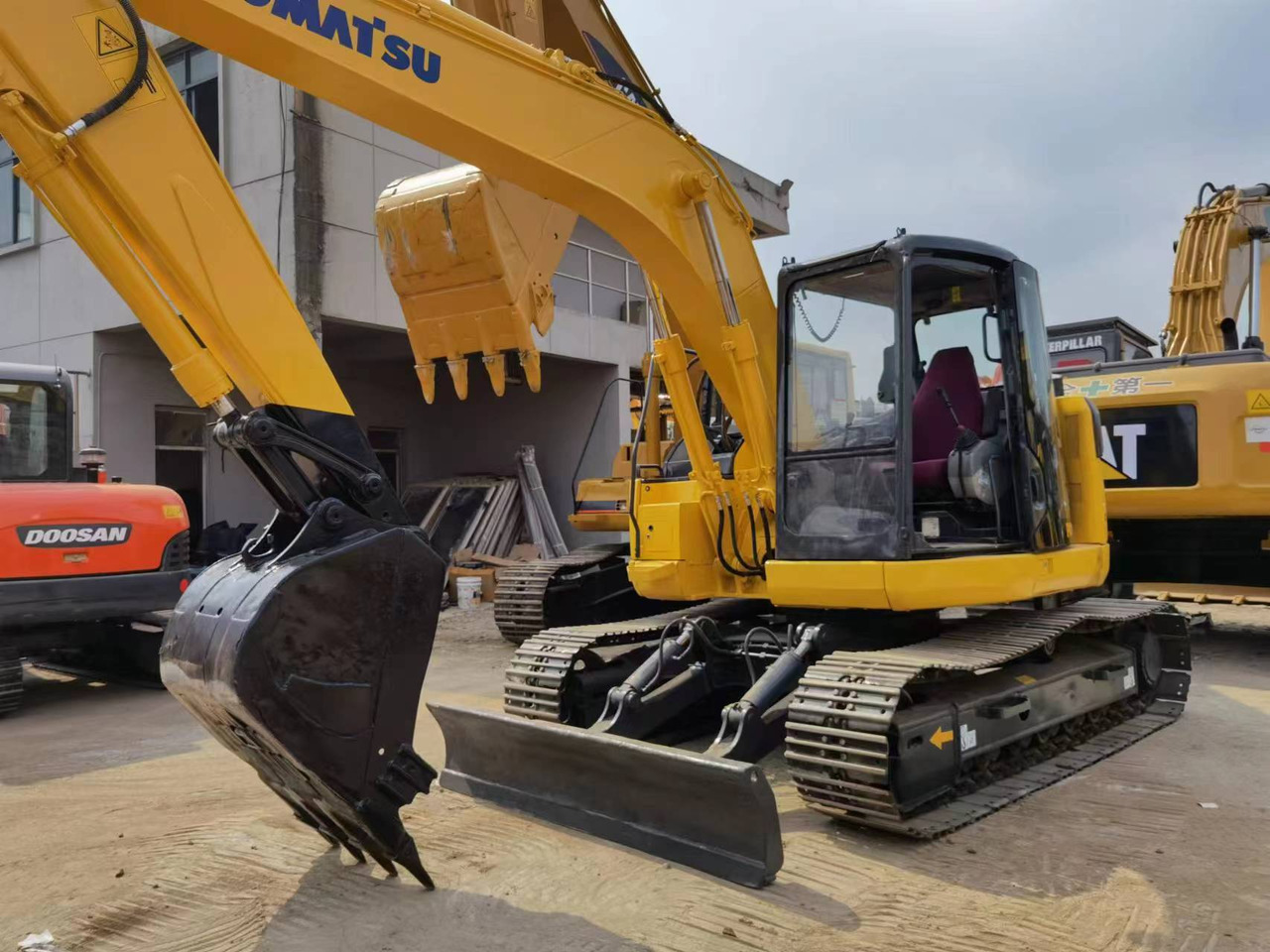 KOMATSU PC128 - Crawler excavator: picture 3 KOMATSU PC128 - Crawler excavator: picture 3